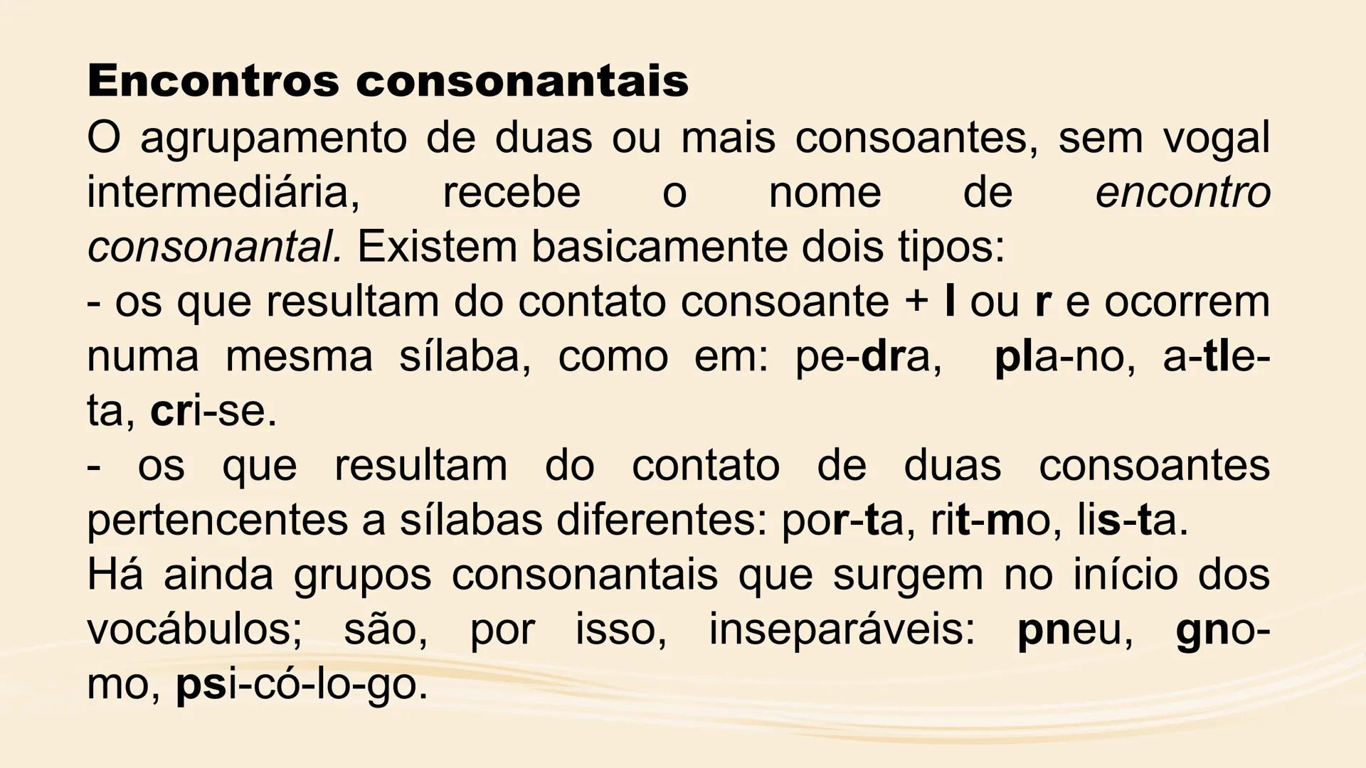 # Fonologia

ETEC Professor Camargo Aranha
Professora Eliana Siegmund A palavra fonologia é formada pelos elementos
gregos fono ("som, voz")